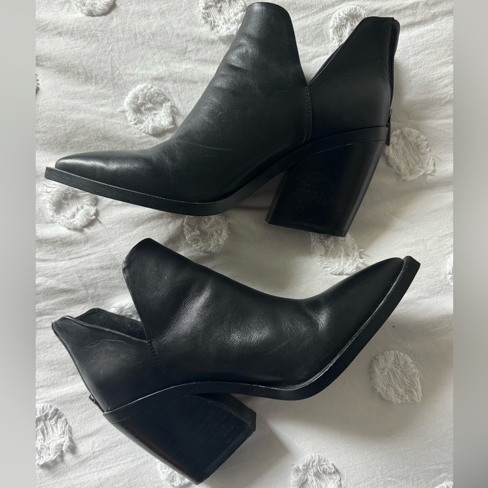 Vince Camuto Black Leather Ankle Boots 8.5